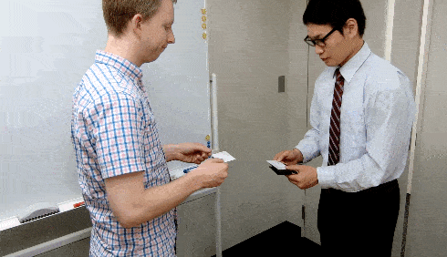 “名片”不是name card，别再乱翻译啦！