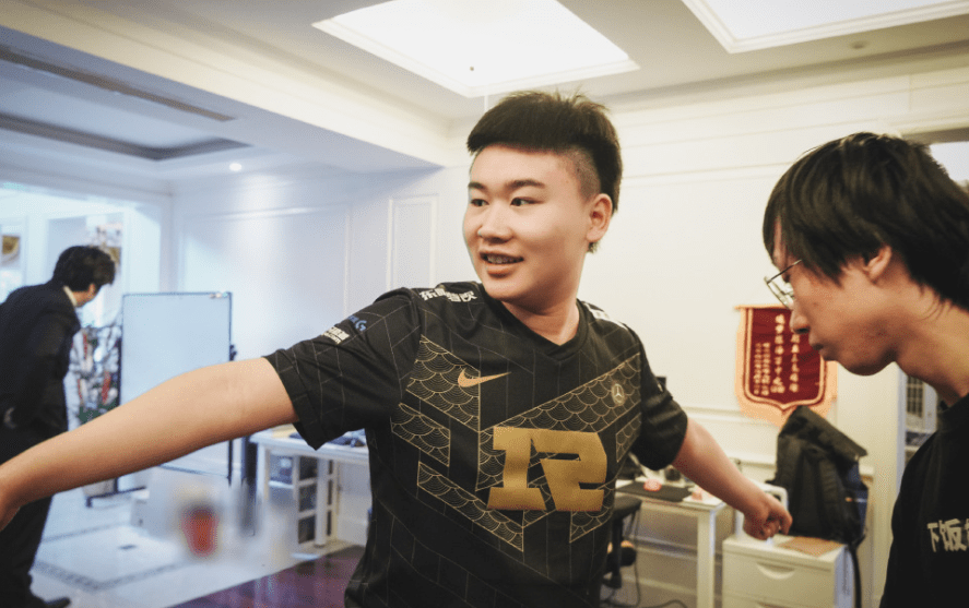 Joker：RNG虽说稳进决赛但也不能太乐观，阿Bin现在的问题很大