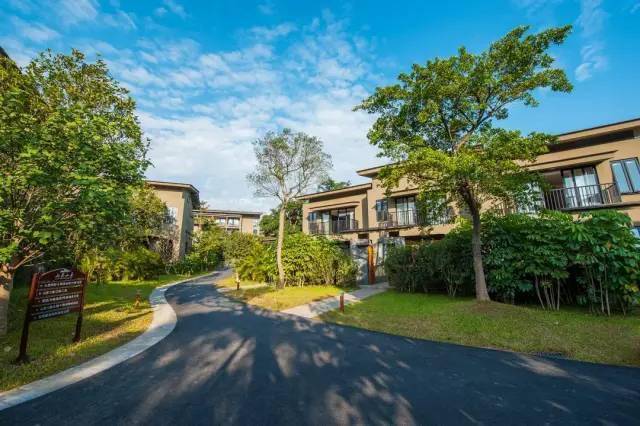 住进山里秘境~AAAA南昆山居温泉度假酒店，618元住宿+自助早+园林温泉+chao大泳池