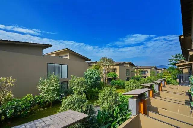 住进山里秘境~AAAA南昆山居温泉度假酒店，618元住宿+自助早+园林温泉+chao大泳池