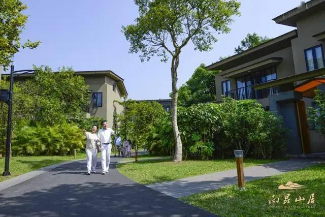 住进山里秘境~AAAA南昆山居温泉度假酒店，618元住宿+自助早+园林温泉+chao大泳池