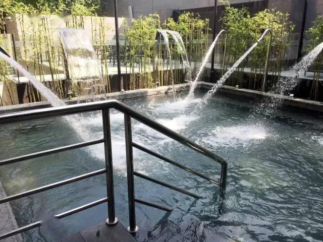住进山里秘境~AAAA南昆山居温泉度假酒店，618元住宿+自助早+园林温泉+chao大泳池