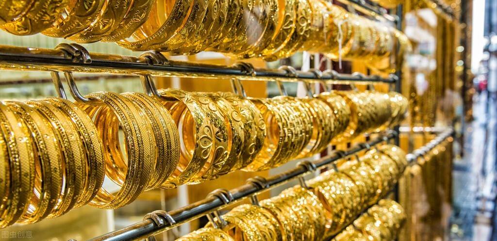 黄金价格跌了3个月了，现在金店黄金价格多少钱？入手好时机吗？