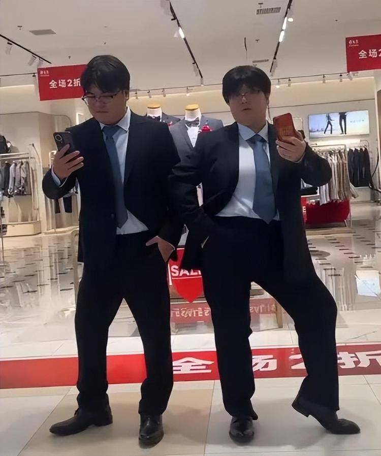 “史上最相似夫妻”被网友建议查下DNA，当事人：刚认识时不像，后来越长越像