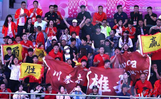 全运会拳击男子80公斤级决赛，王小保夺冠！