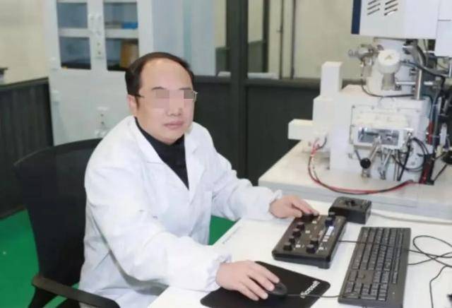 200多万买别墅，大骗子郭某：叫我教授！