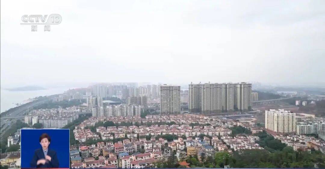 央视披露：男子在网吧厕所墙上看到“高薪日结5000-20000”广告，即将出境时被警方拦下