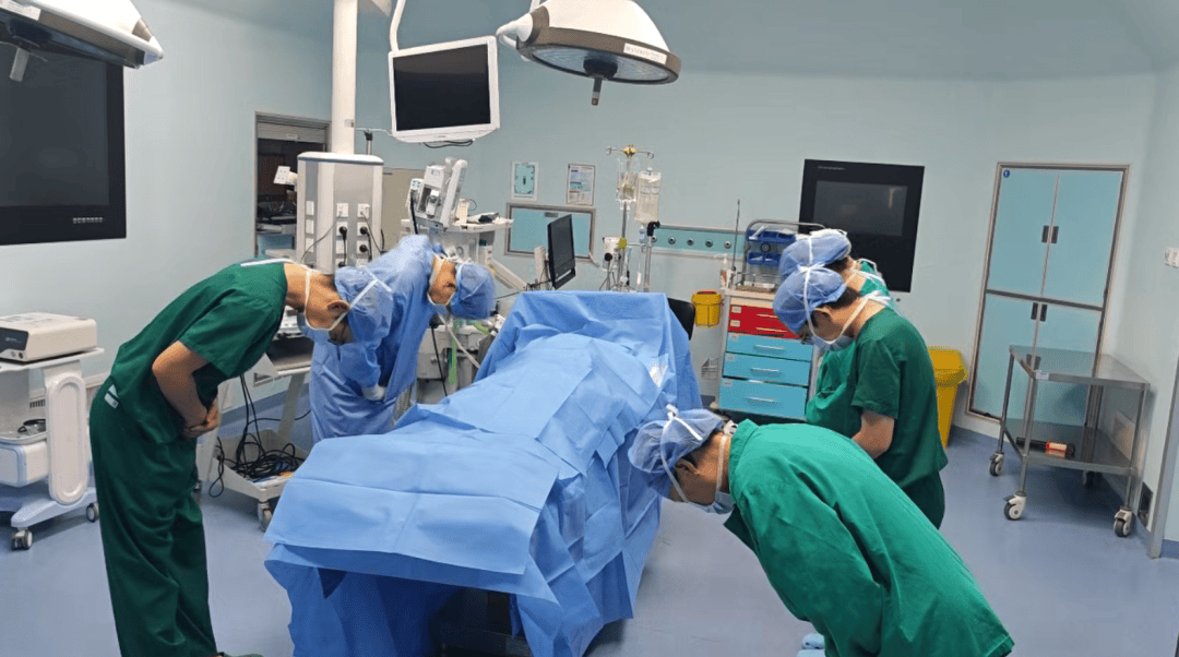 泪目!丈夫车祸离世,妻子含泪做出这个决定