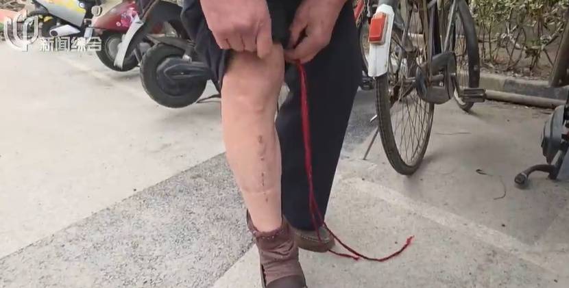 太夸张!上海人比比谁家楼下井盖多!有人家门口100个,“走路难!到处都像贴膏药”...