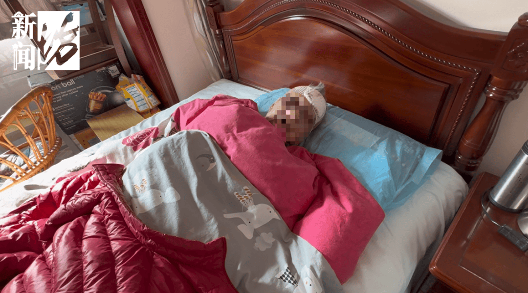 家属怒了!上海105岁老人流血昏迷,救护车被支使得团团转,只因一扇门!